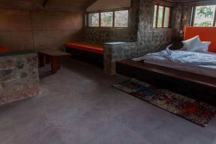 Room 12 of 44