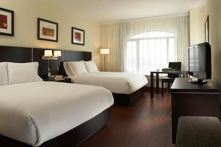 2 Queen Beds (4 of 4)