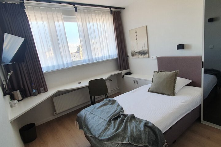 Room 20 of 129