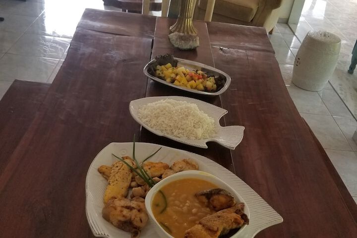 Dining 12 of 27