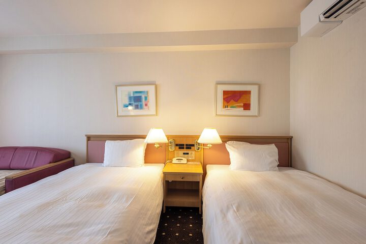 Room 10 of 21