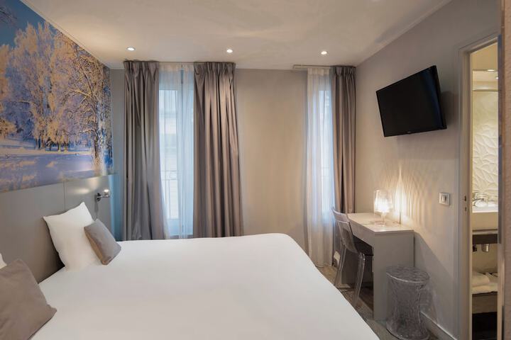 Room 16 of 37