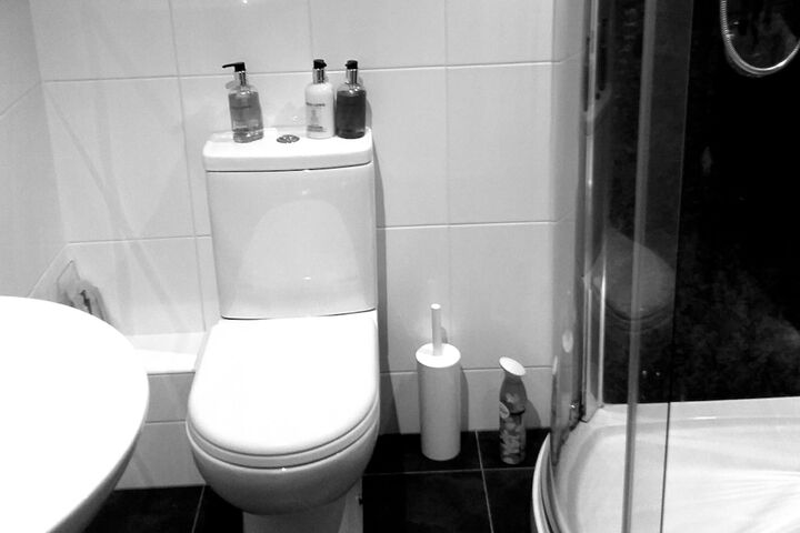 Room 10 of 38