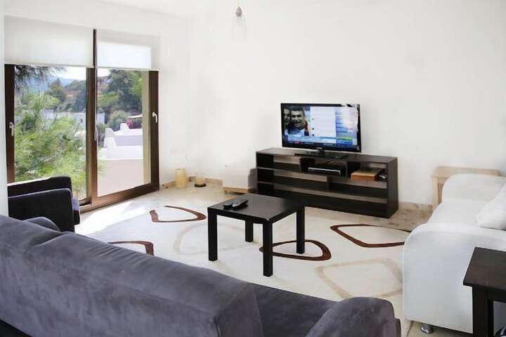 Room 8 of 16