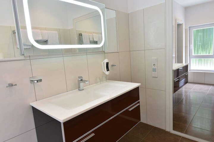 Room 33 of 51