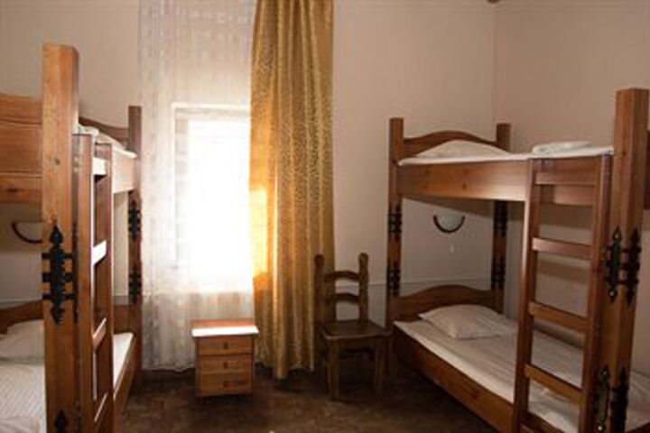 Room 27 of 65