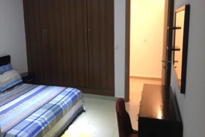 Room 11 of 12