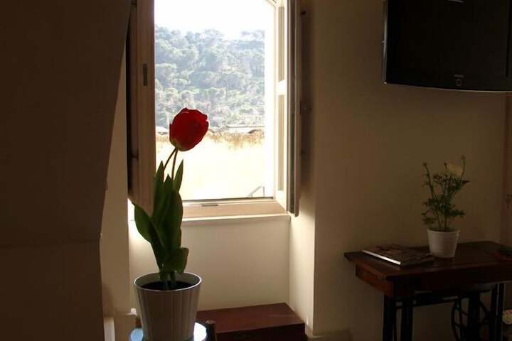 Room 17 of 50