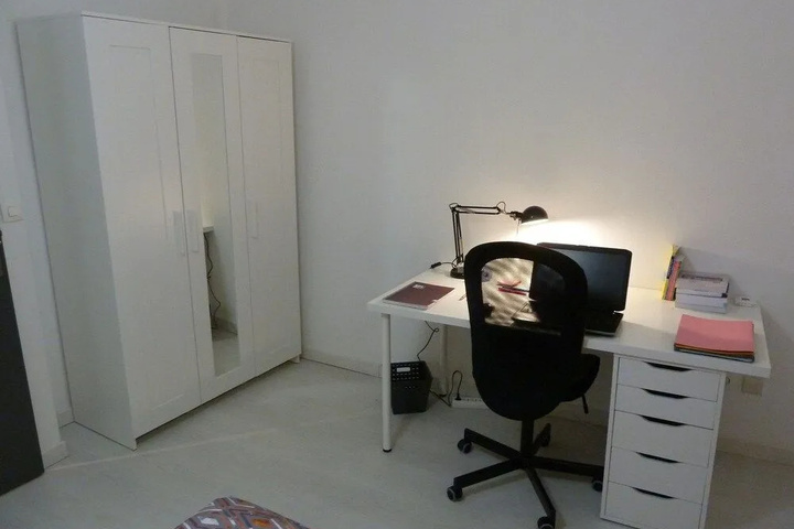 Room 5 of 34