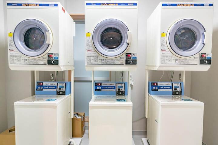 Laundry 22 of 43