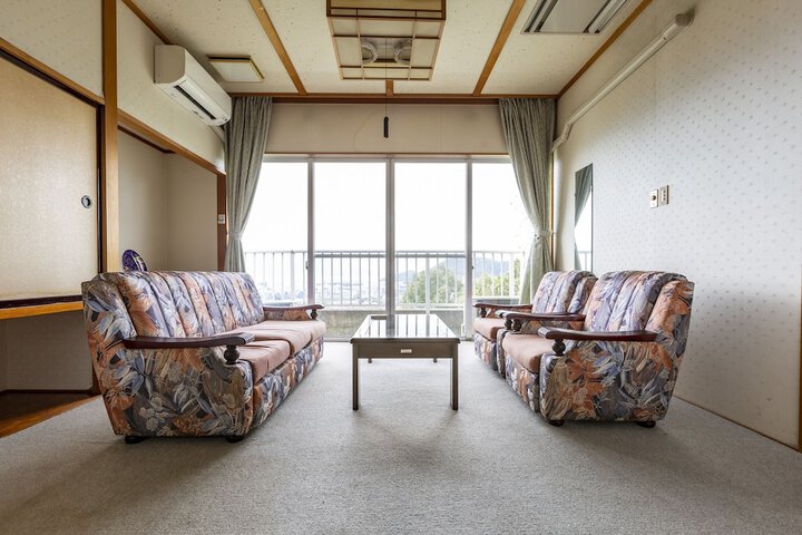 Room 17 of 52