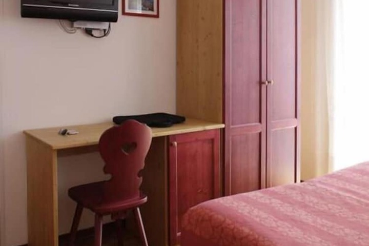 Room 13 of 43