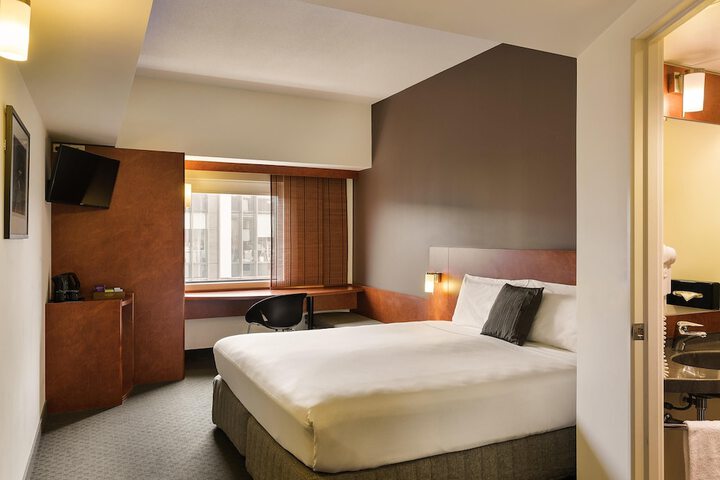 Room 8 of 35