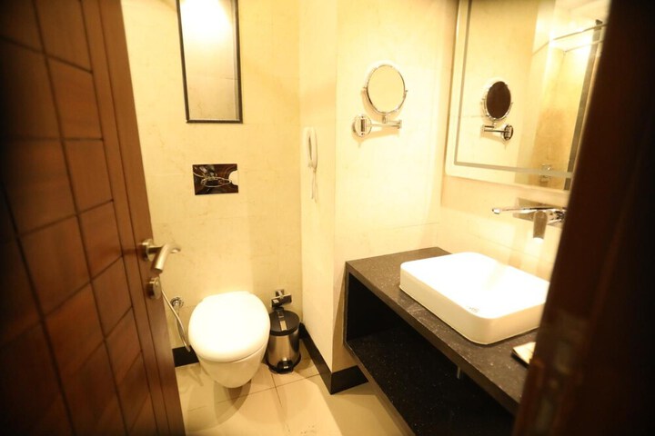Room 16 of 29