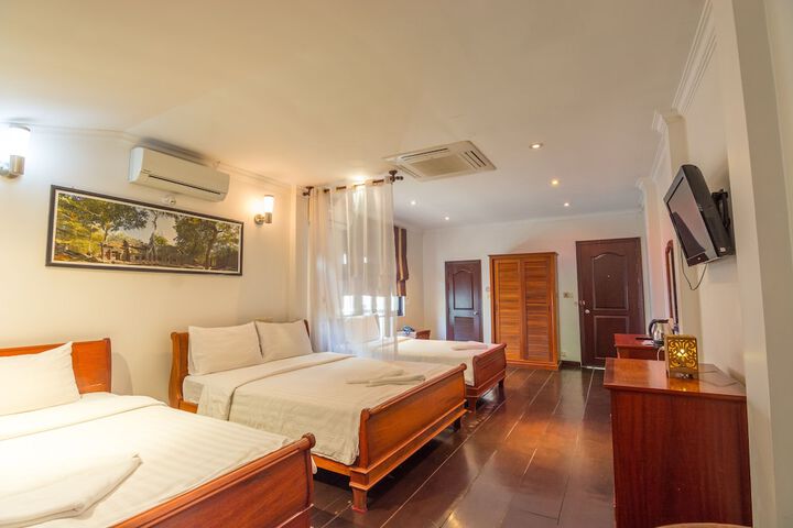 Room 13 of 105