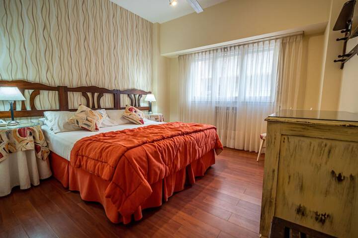 Room 2 of 32