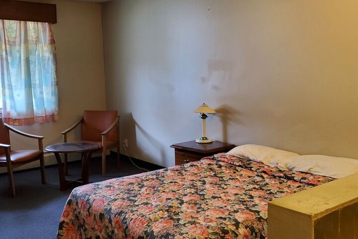 Room 8 of 8