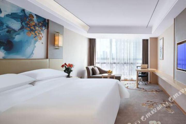 Vienna International Hotel (Bengbu City Gate)