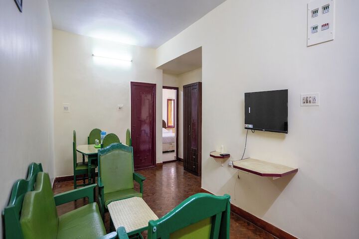 Room 32 of 53