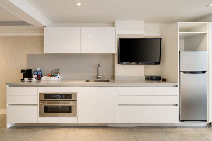 Private kitchenette