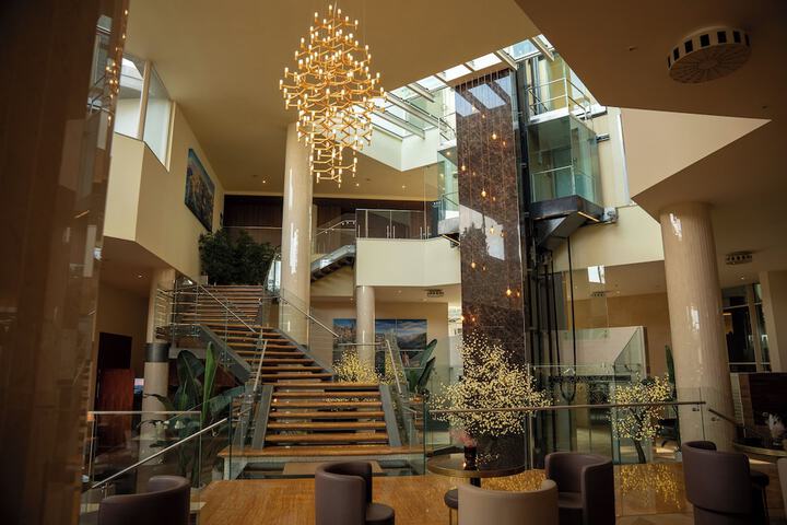 Hotel 2 of 106
