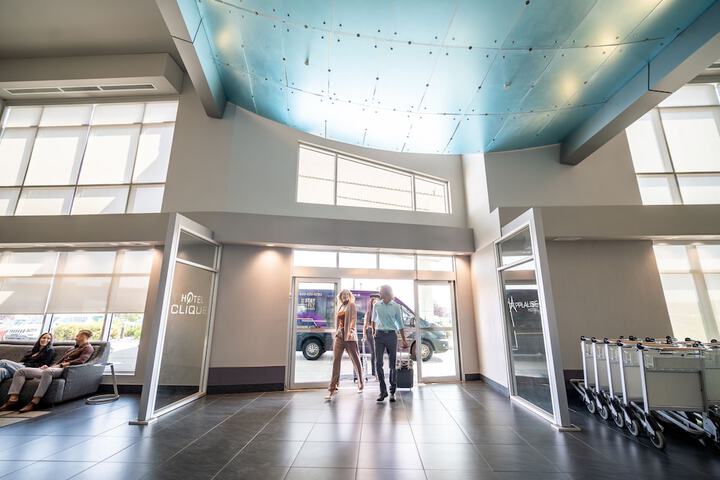 Entrance & Lobby