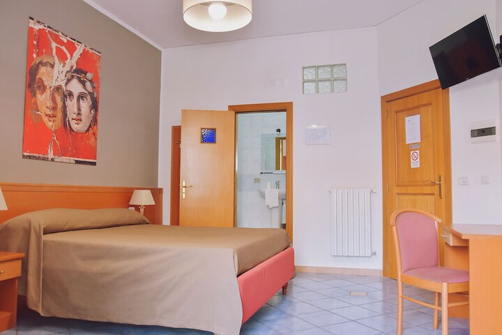 Room 18 of 79