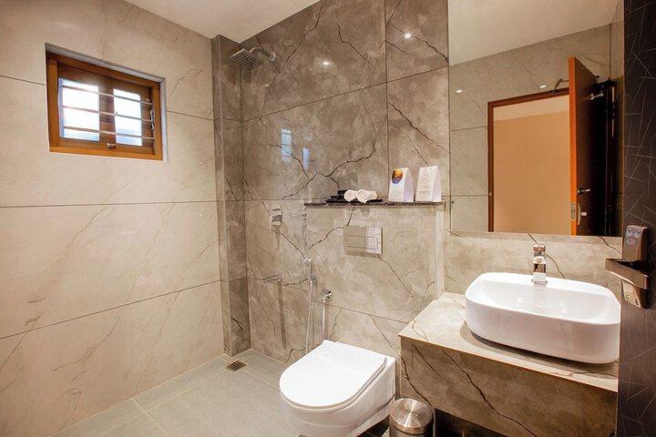 Room 8 of 21