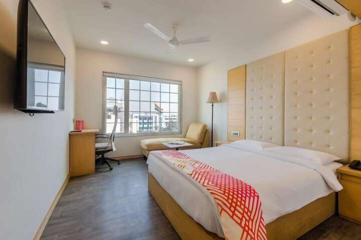 Room 9 of 39