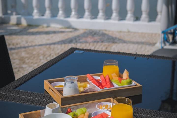Breakfast/Coffee Service 77 of 124