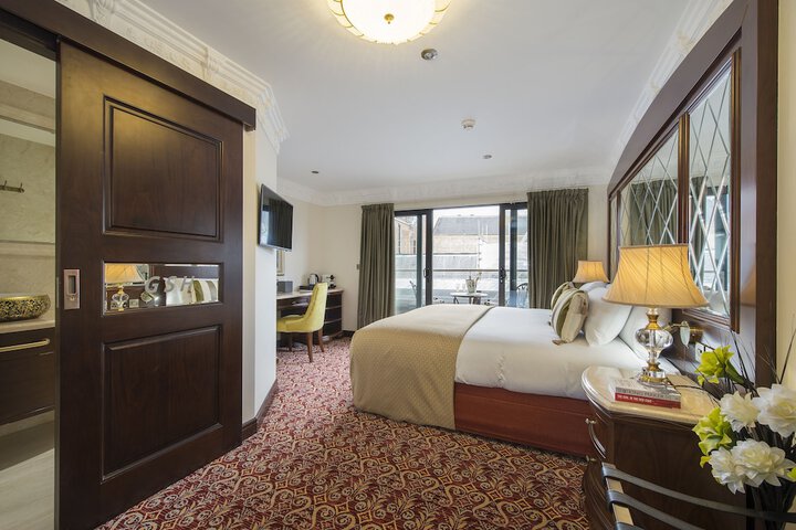 Room 35 of 62