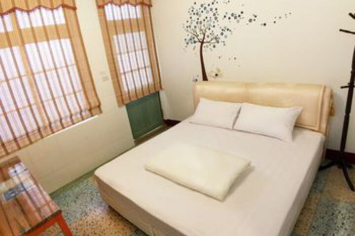 Room 20 of 33