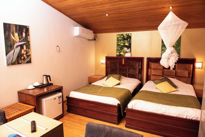 Room 9 of 39
