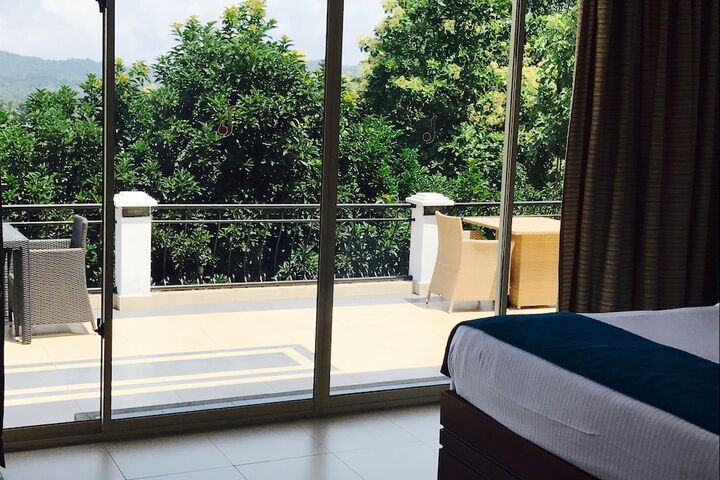 Room 10 of 82