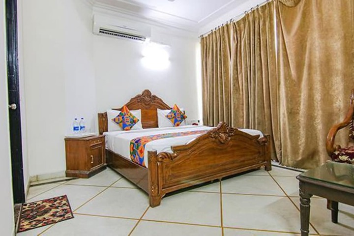 Room 16 of 30
