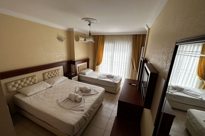 Room 9 of 27