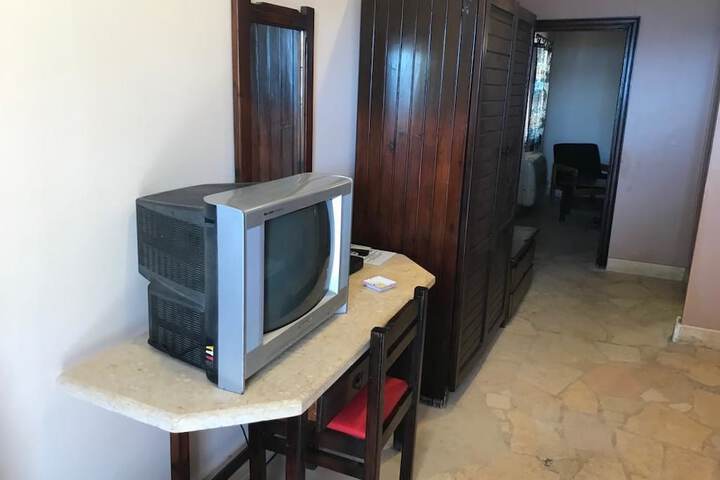 Room 12 of 37