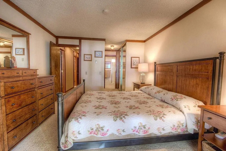 Room 2 of 18