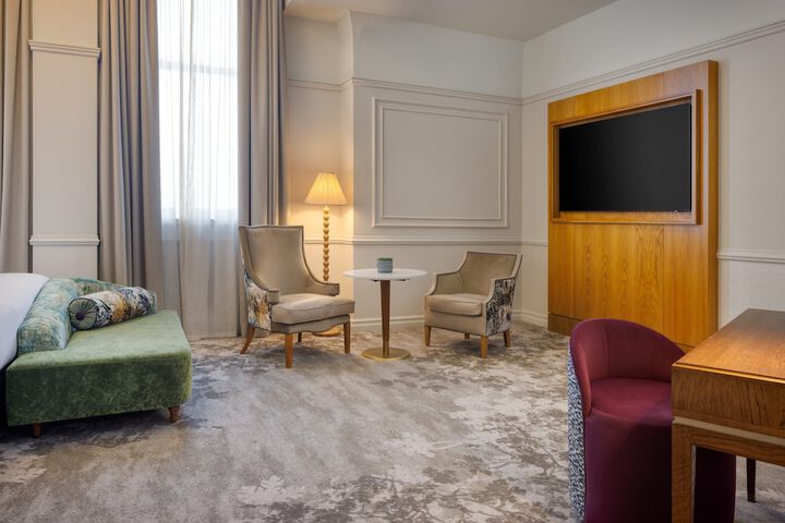 Room 51 of 182