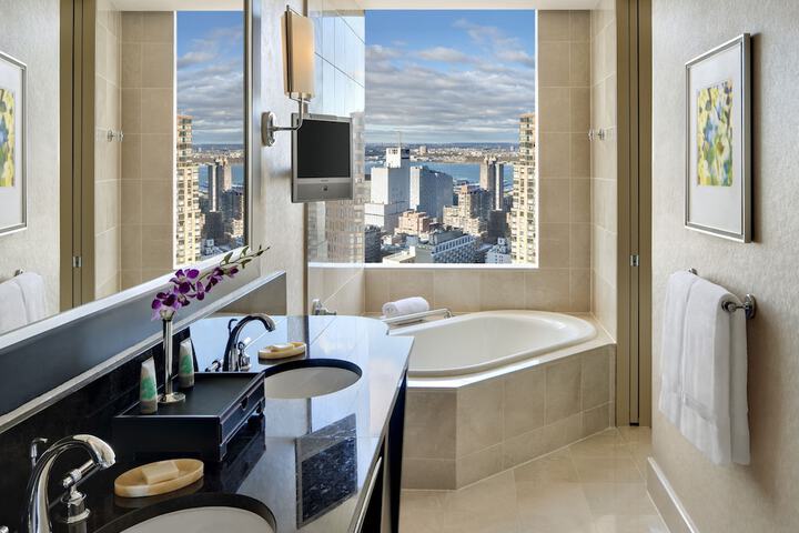 Room 53 of 95