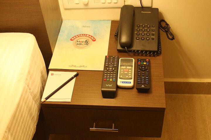 Room 5 of 93