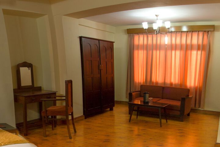 Room 6 of 188
