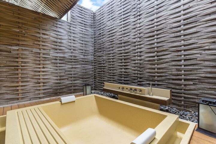 Hot Tub 51 of 86
