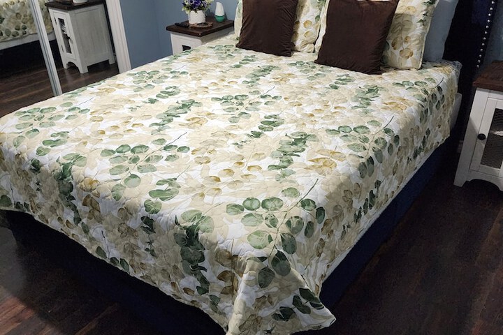 Room 4 of 61