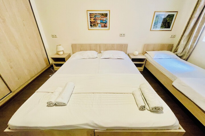 Room 14 of 146