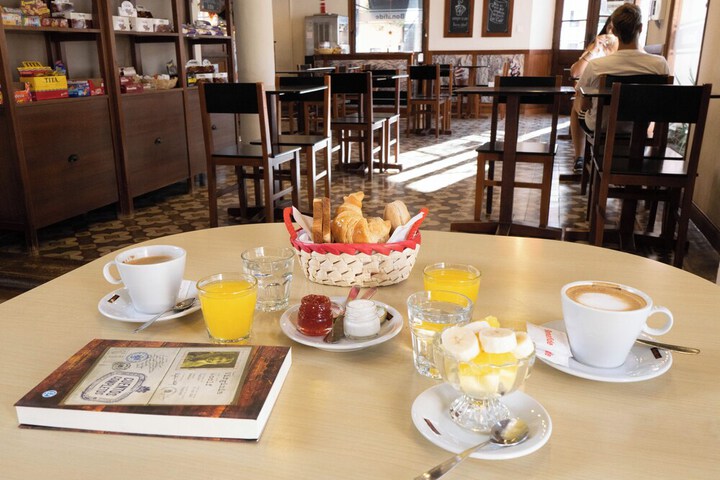 Breakfast/Coffee Service 18 of 28