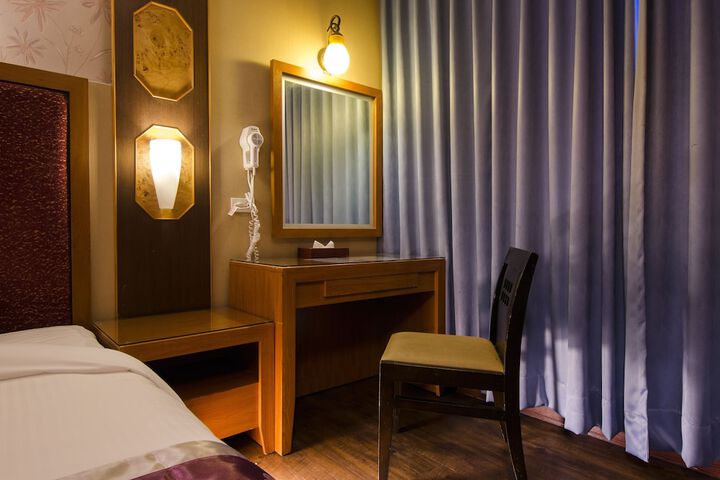 Room 12 of 31