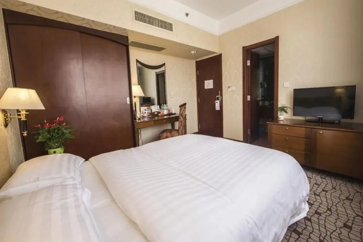 Room 7 of 25