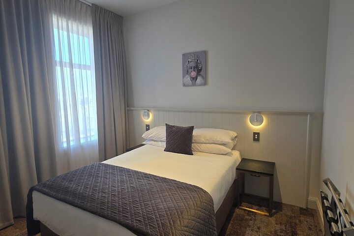 Room 25 of 53