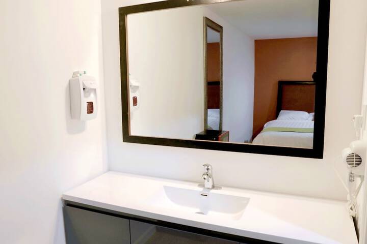 Renovated Kingbed (19 of 38)